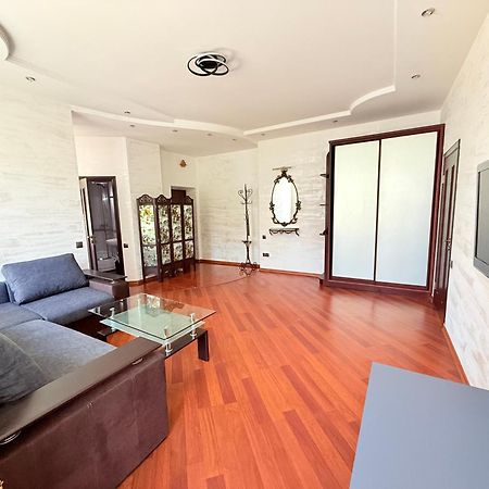 Светлая Квартира Apartamento Odesa Exterior foto